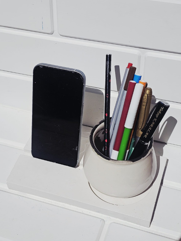 Beton Masaüstü Stand - Beyaz Çok Amaçlı Telefon ve Dekor Standı | Utaylife