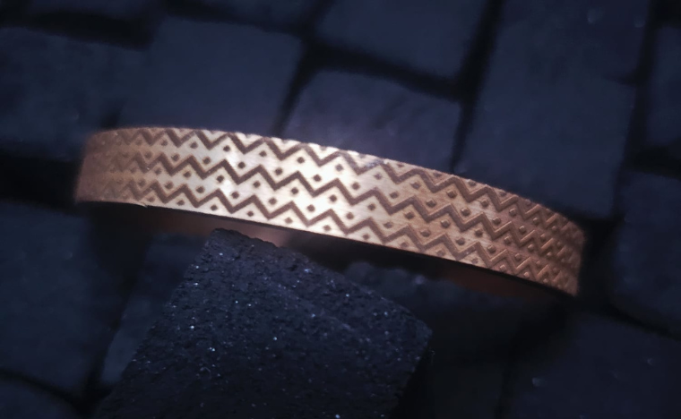Utaylife Chevron Modeli Bakır Kelepçe Bileklik - Otantik Unisex Tasarım El Yapımı
