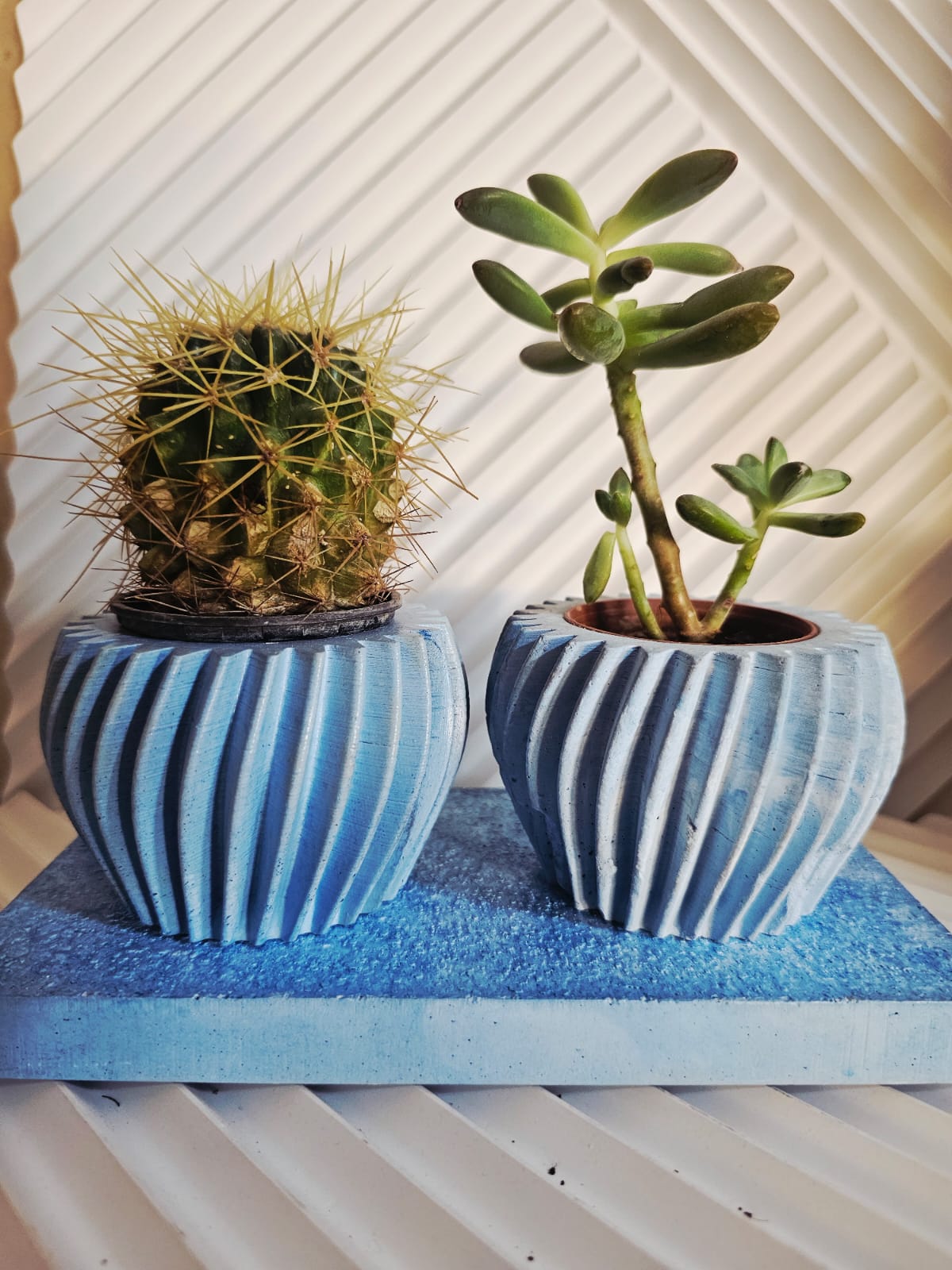 El Yapımı Spiral Beton Saksı / Vazo – Kaktüs, Sukulent ve Mini Bitkiler Içinmermer Desenlli Mavi - Beyaz