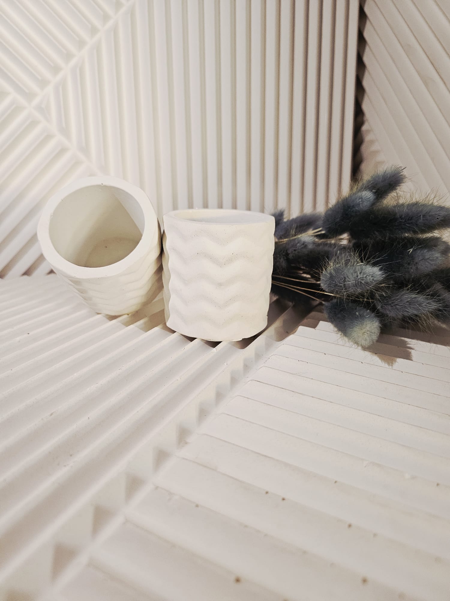 El Yapımı Zigzag Desenli Beton Saksı / Mumluk