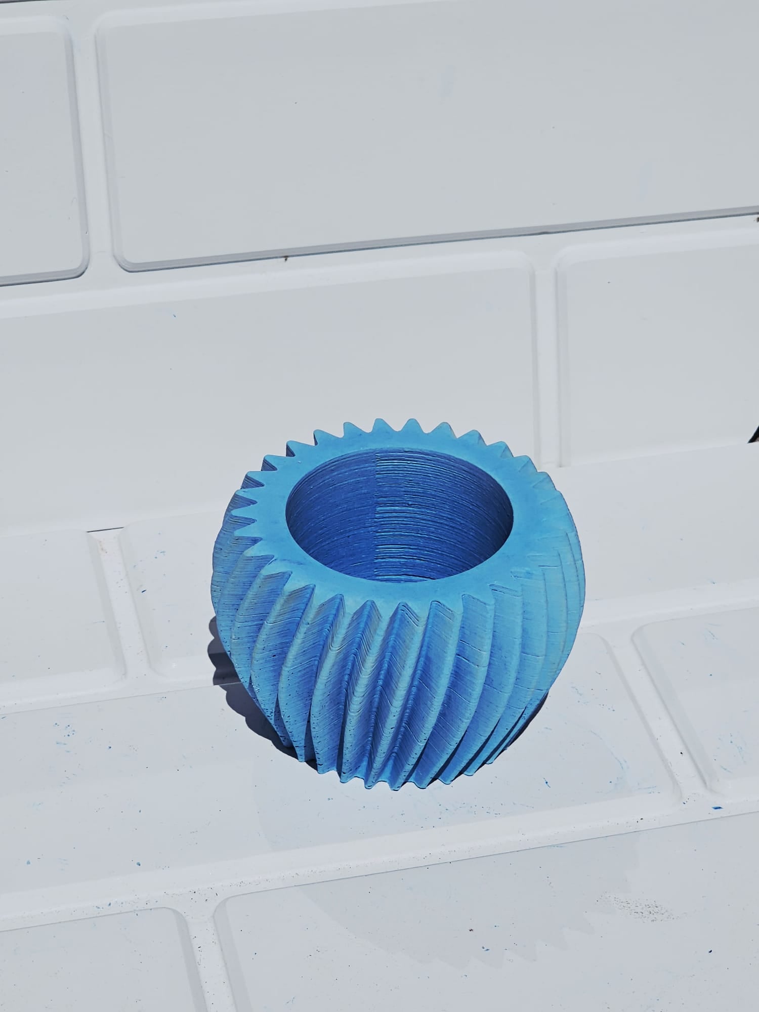 El Yapımı Spiral Beton Saksı / Vazo – Kaktüs, Sukulent ve Mini Bitkiler Içinmermer Desenlli Mavi - Beyaz