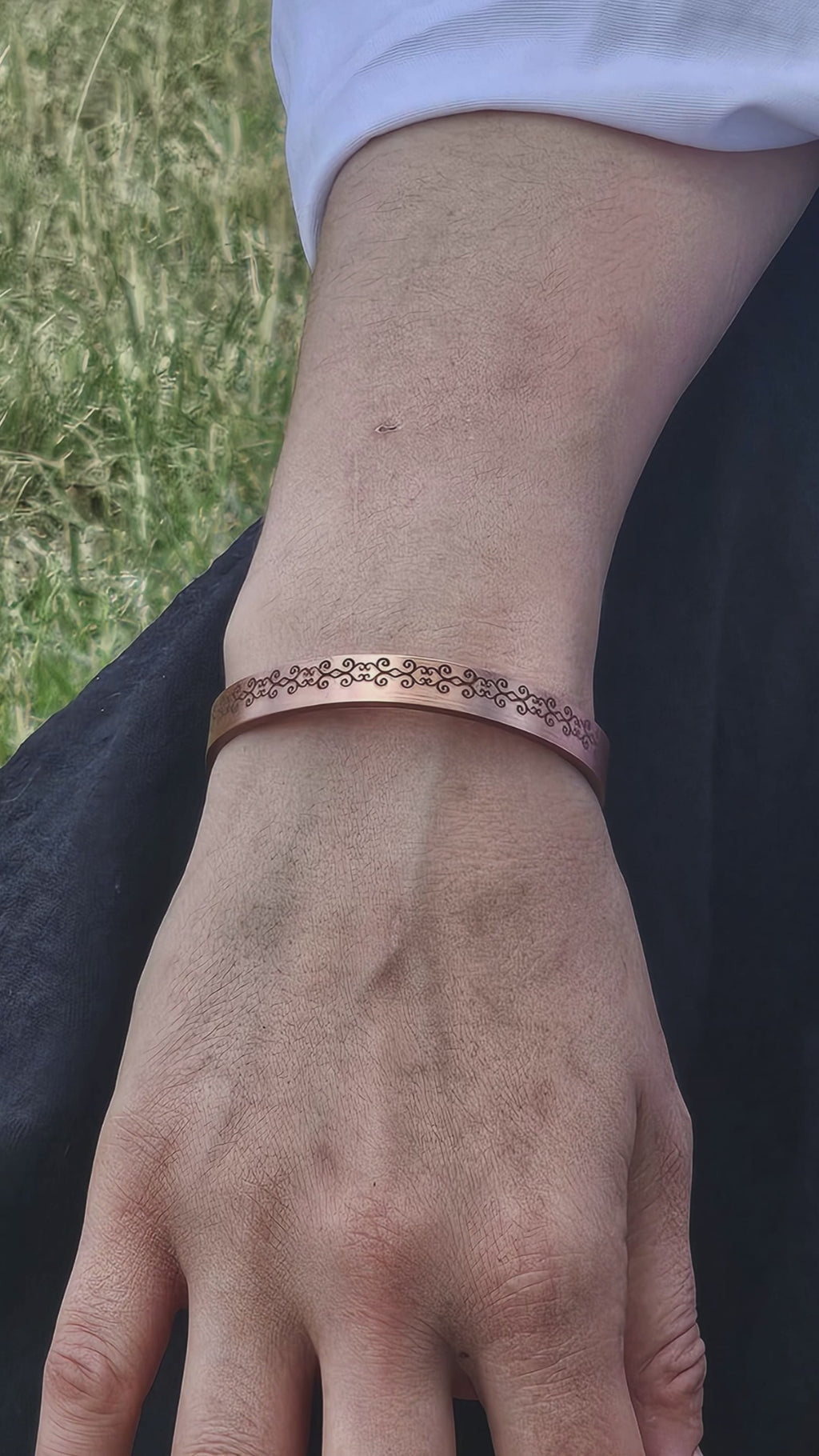 Utaylife Stilize Bitki Desenli Bakır Kelepçe Bileklik - Otantik Unisex Tasarım El Yapımı