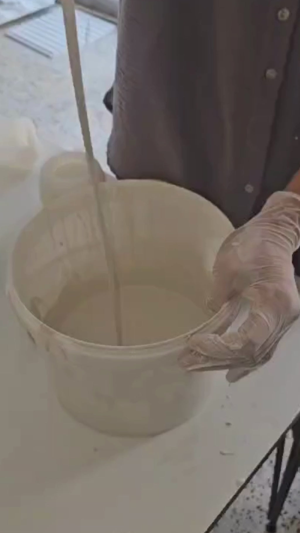 Utaylife Minimalist Beyaz Dalgalı Desenli Beton Saksı - Dıy Boyama Için Ideal